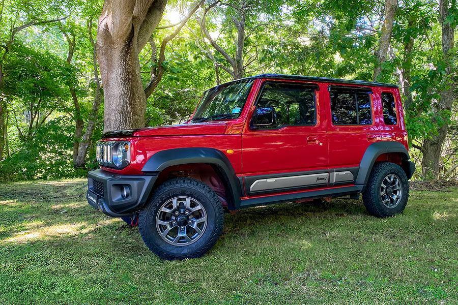 Exterior design on a Suzuki Jimny Safari edition
