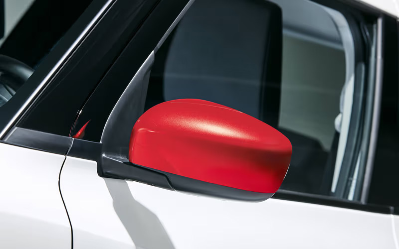 3D render of a Suzuki with the Side Mirror Covers accessory attached
